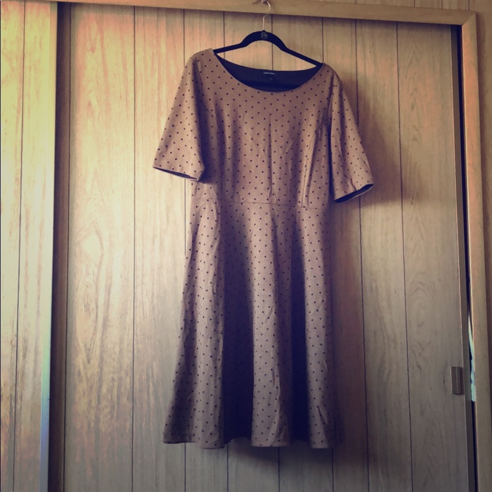 Elbow Sleeve Knee Length Fit and Flare Dress